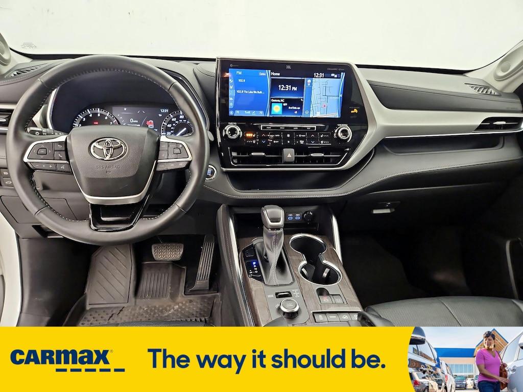used 2022 Toyota Highlander car, priced at $48,998