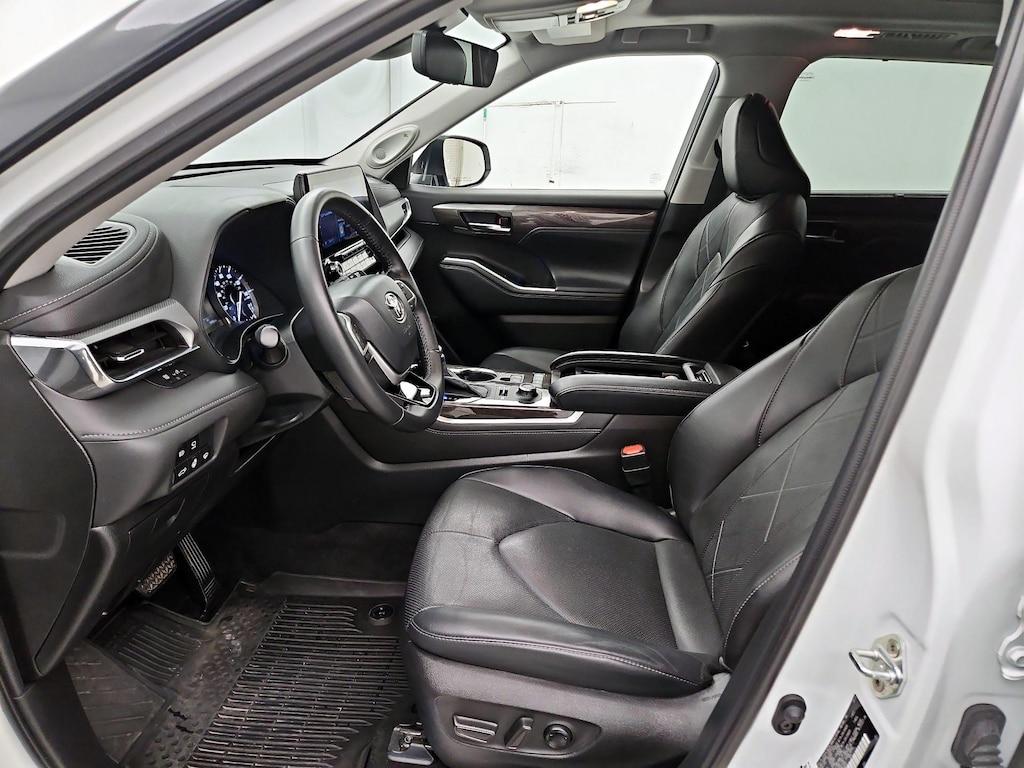used 2022 Toyota Highlander car, priced at $48,998