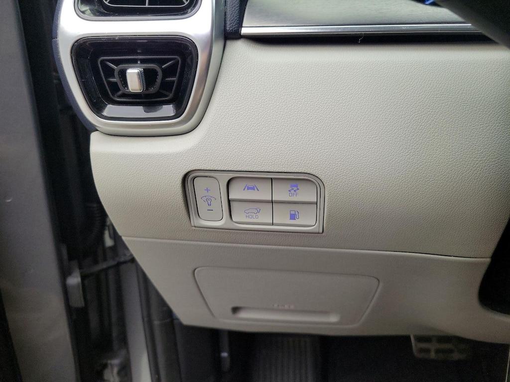 used 2022 Kia Sorento Plug-In Hybrid car, priced at $29,998