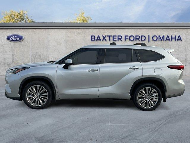 used 2022 Toyota Highlander car, priced at $38,000