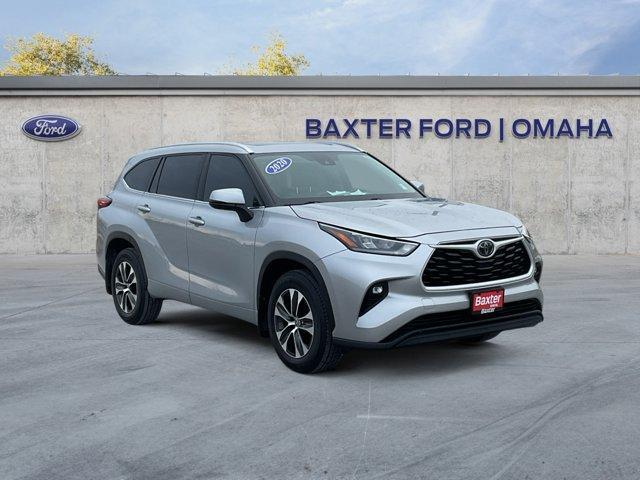 used 2020 Toyota Highlander car, priced at $31,000