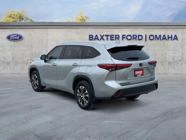 used 2020 Toyota Highlander car, priced at $31,000