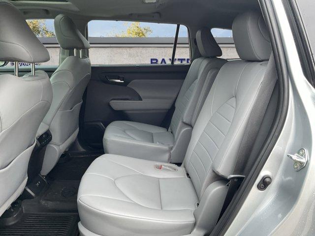 used 2020 Toyota Highlander car, priced at $31,000