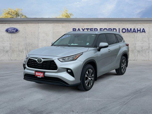 used 2020 Toyota Highlander car, priced at $31,000