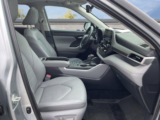 used 2020 Toyota Highlander car, priced at $31,000