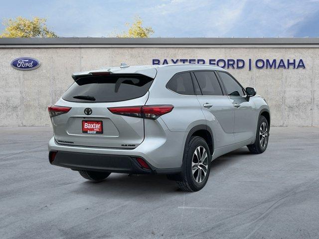 used 2020 Toyota Highlander car, priced at $31,000