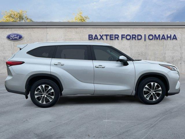 used 2020 Toyota Highlander car, priced at $31,000