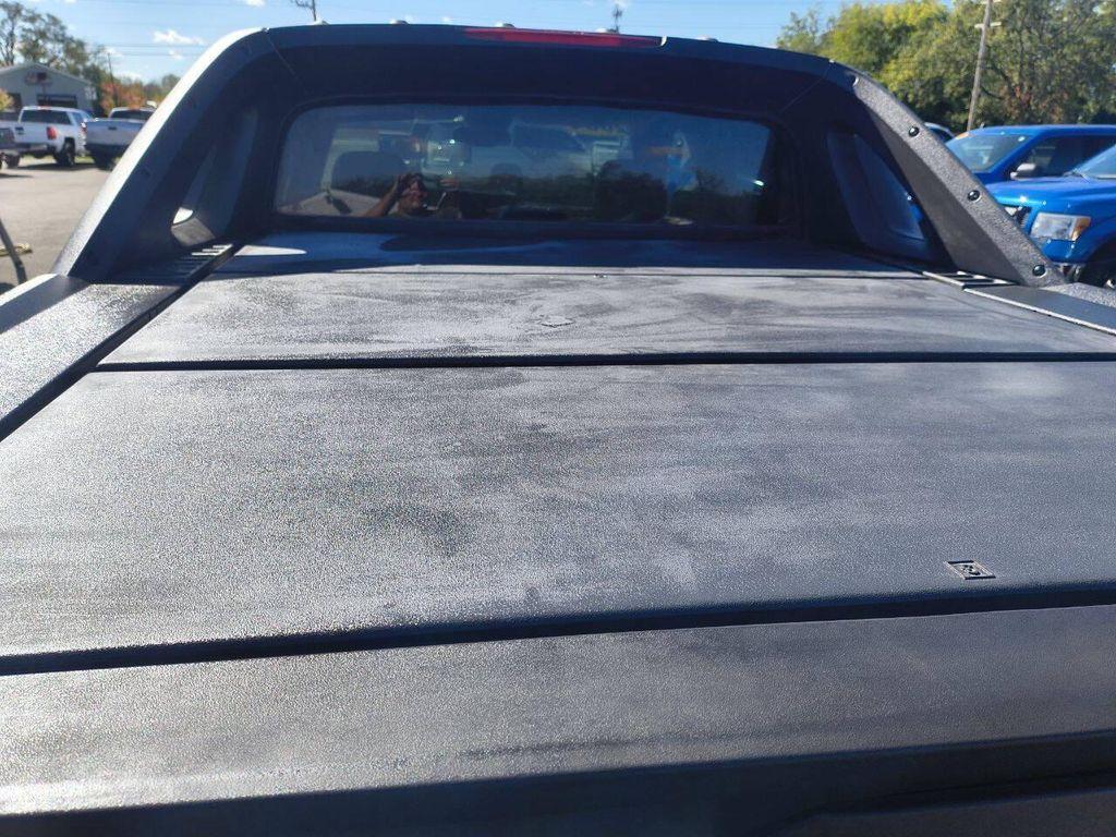 used 2004 Chevrolet Avalanche car, priced at $10,900