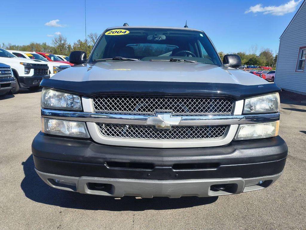 used 2004 Chevrolet Avalanche car, priced at $10,900