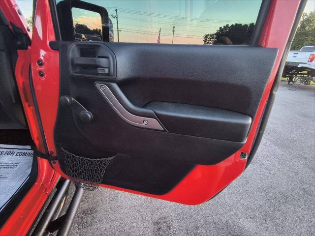 used 2015 Jeep Wrangler Unlimited car, priced at $22,900