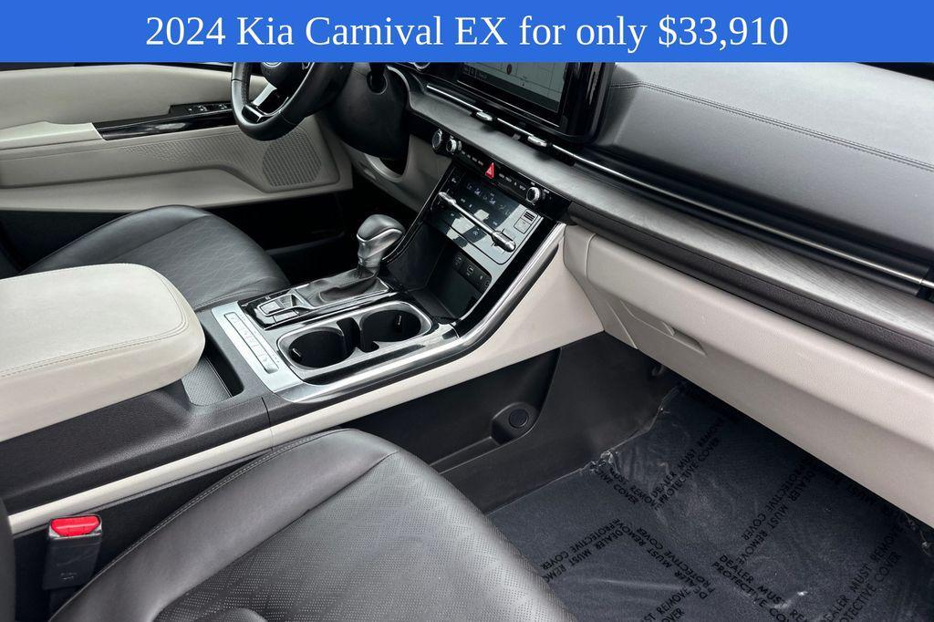 used 2024 Kia Carnival car, priced at $33,910
