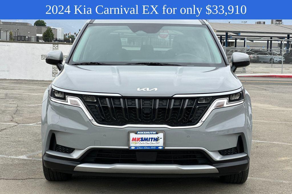 used 2024 Kia Carnival car, priced at $33,910