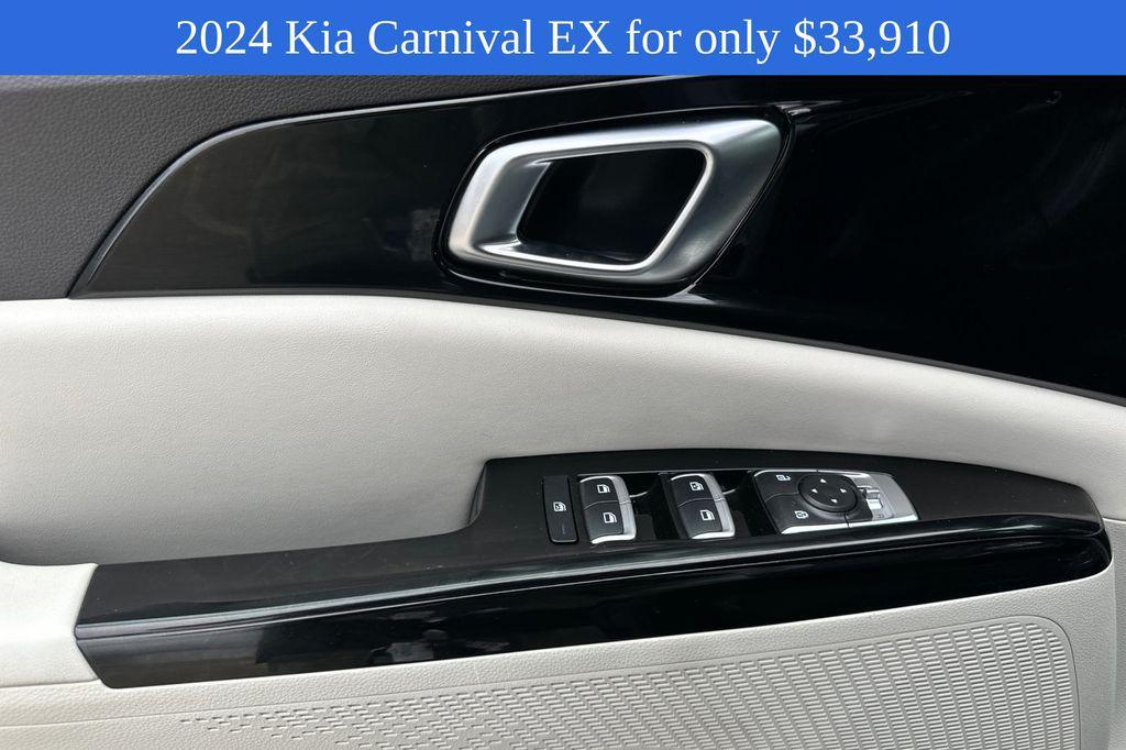 used 2024 Kia Carnival car, priced at $33,910