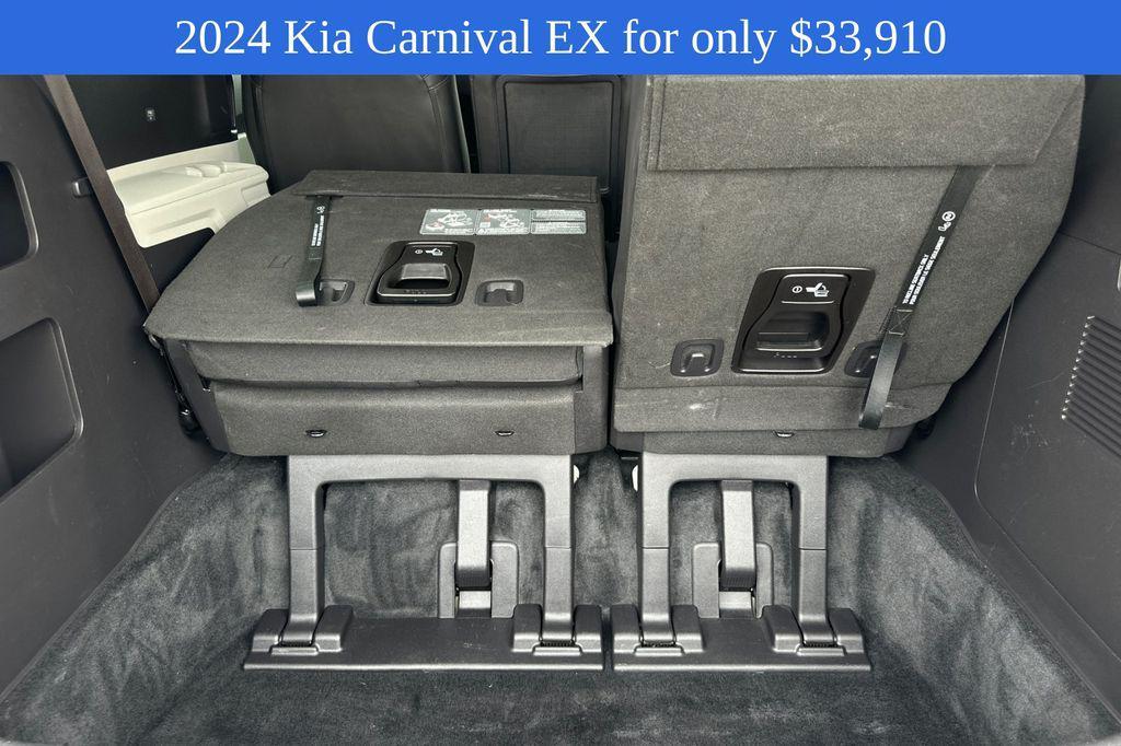 used 2024 Kia Carnival car, priced at $33,910