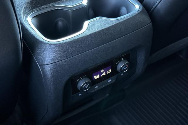 new 2025 Chevrolet Traverse car, priced at $56,259