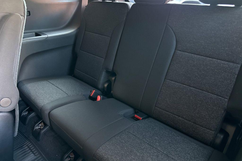 new 2025 Chevrolet Traverse car, priced at $38,810