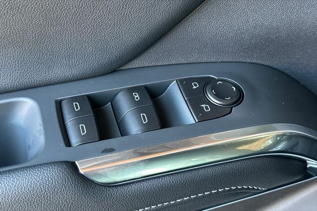new 2025 Chevrolet Traverse car, priced at $43,310