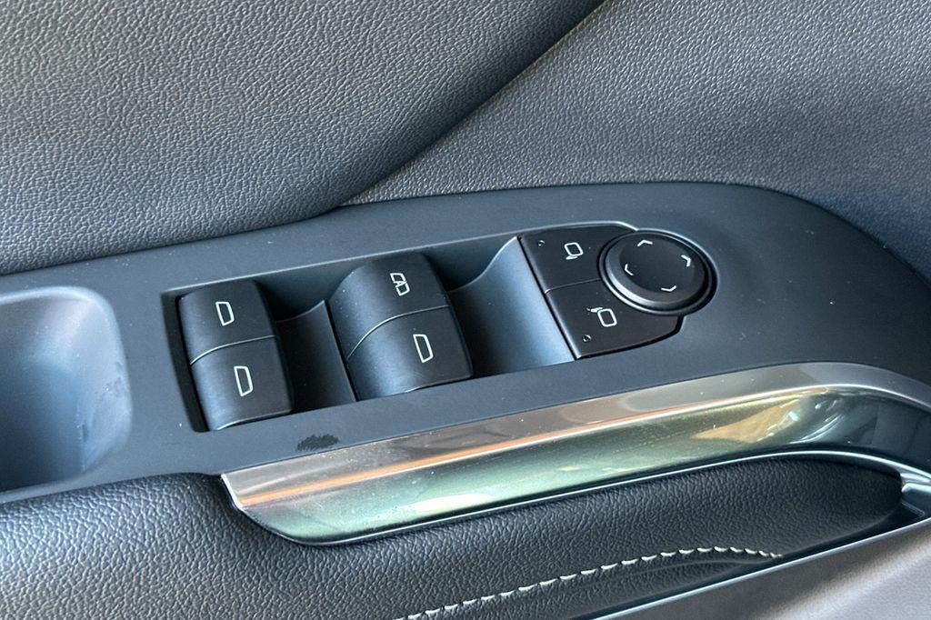 new 2025 Chevrolet Traverse car, priced at $38,810