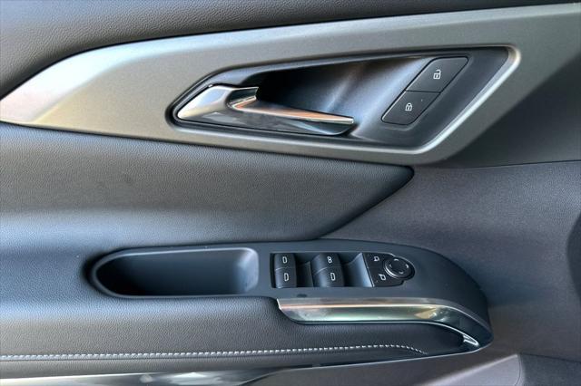 new 2025 Chevrolet Traverse car, priced at $43,310