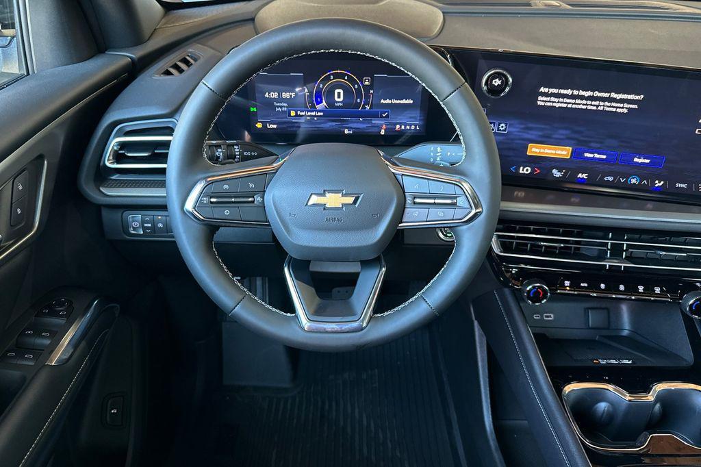 new 2025 Chevrolet Traverse car, priced at $38,810