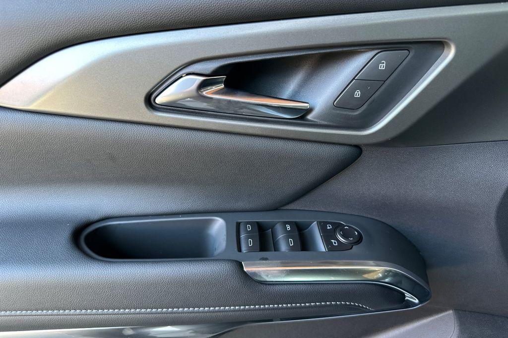 new 2025 Chevrolet Traverse car, priced at $38,810