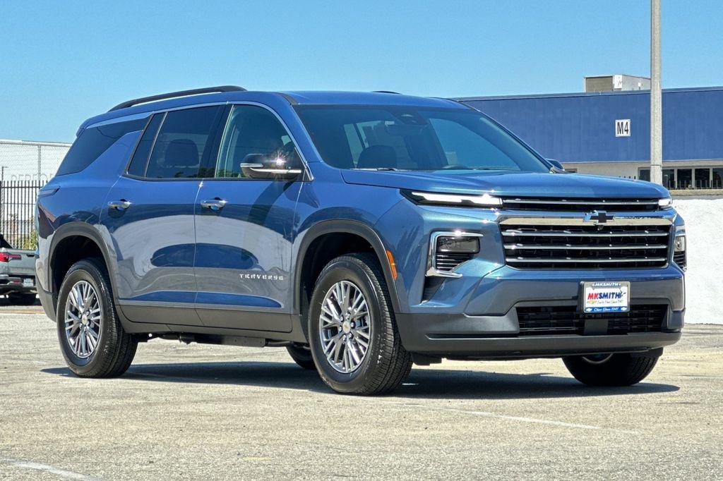 new 2026 Chevrolet Traverse car, priced at $43,640