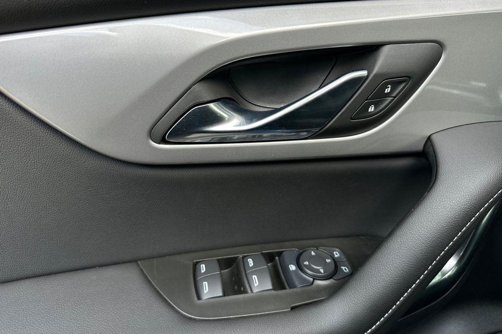 new 2025 Chevrolet Blazer car, priced at $36,044