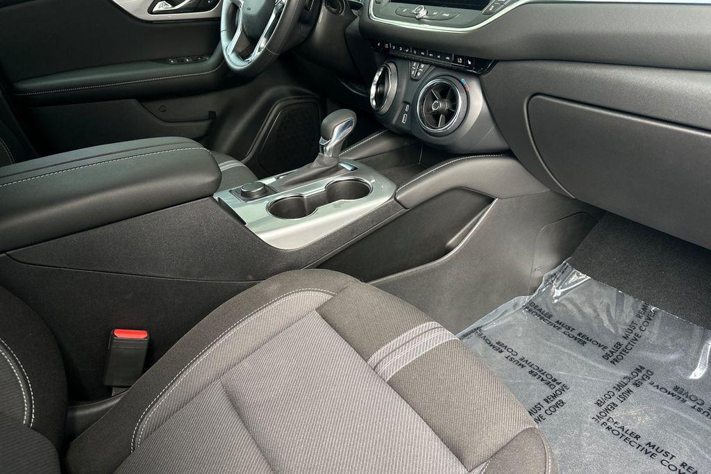 new 2025 Chevrolet Blazer car, priced at $36,044