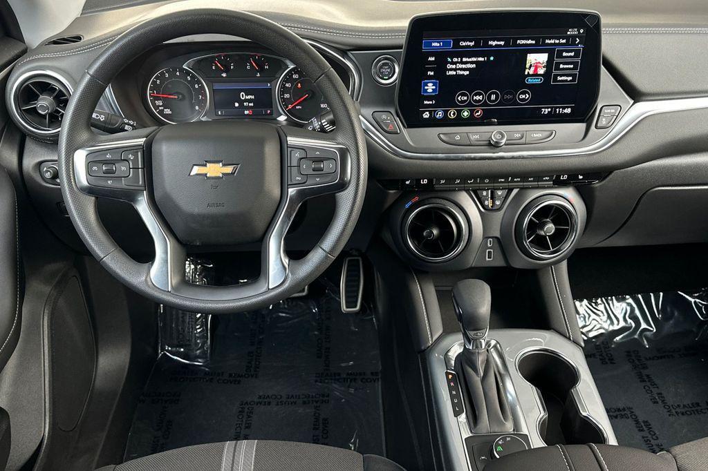 new 2025 Chevrolet Blazer car, priced at $36,044
