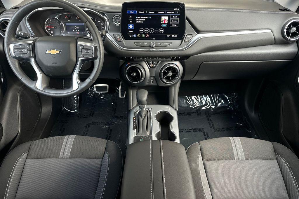 new 2025 Chevrolet Blazer car, priced at $36,044
