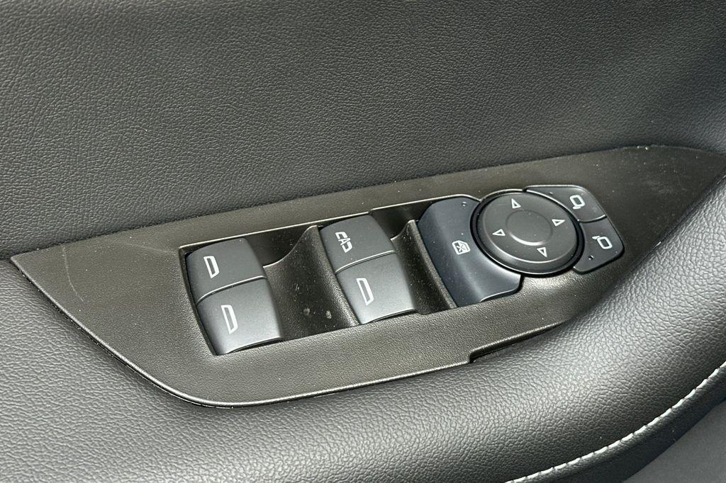 new 2025 Chevrolet Blazer car, priced at $36,044