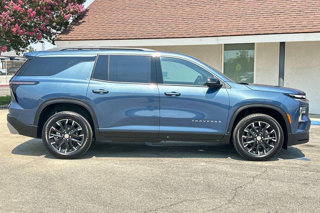 new 2026 Chevrolet Traverse car, priced at $45,715