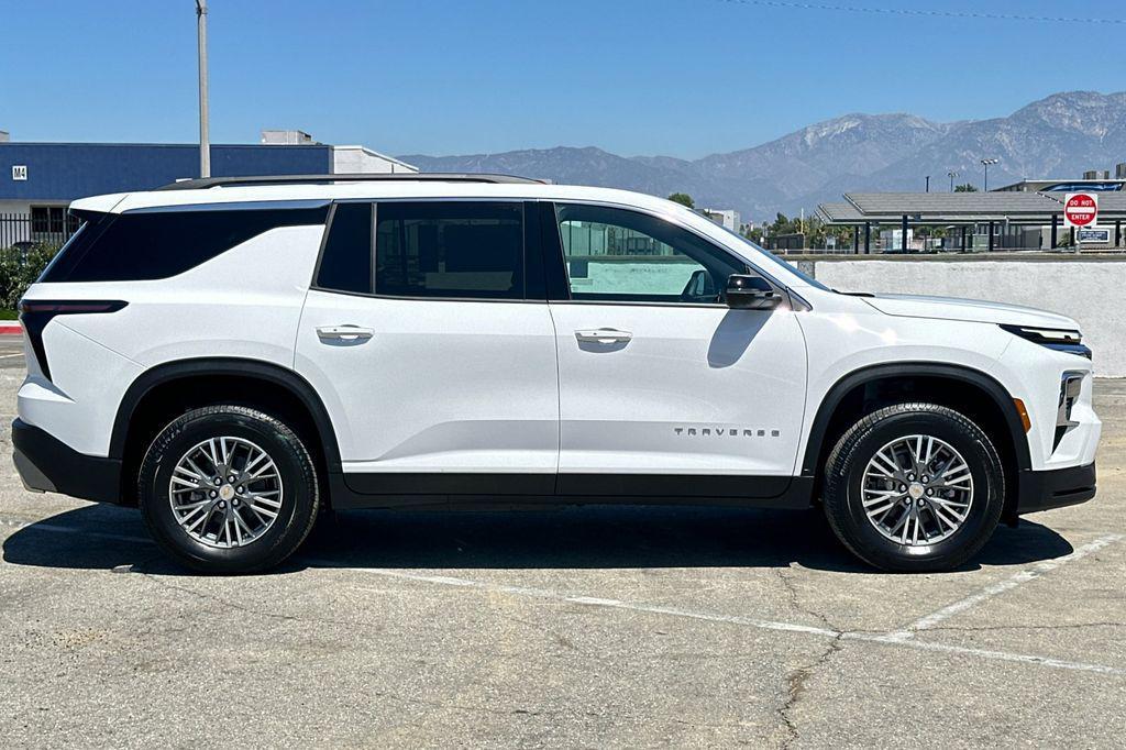 new 2026 Chevrolet Traverse car, priced at $41,415