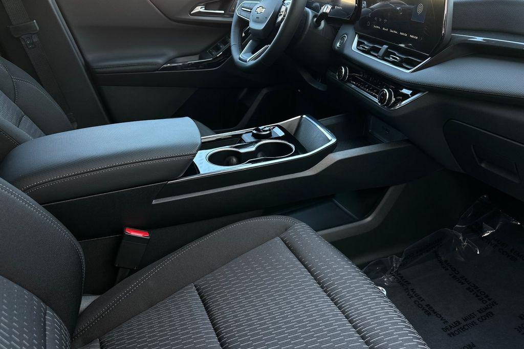 new 2026 Chevrolet Equinox car, priced at $30,744