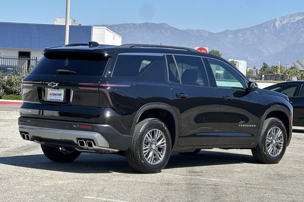new 2026 Chevrolet Traverse car, priced at $43,990