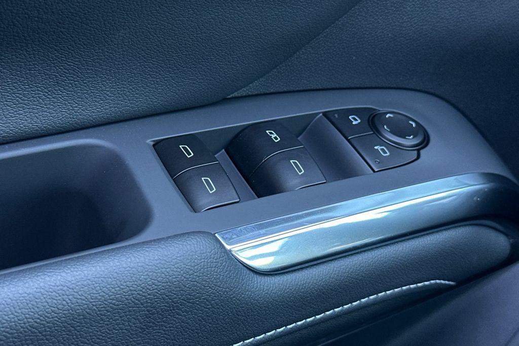 new 2026 Chevrolet Traverse car, priced at $43,990