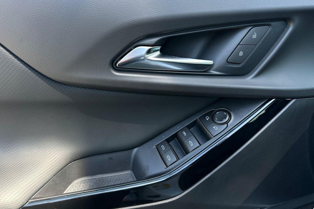 new 2026 Chevrolet Equinox car, priced at $33,585
