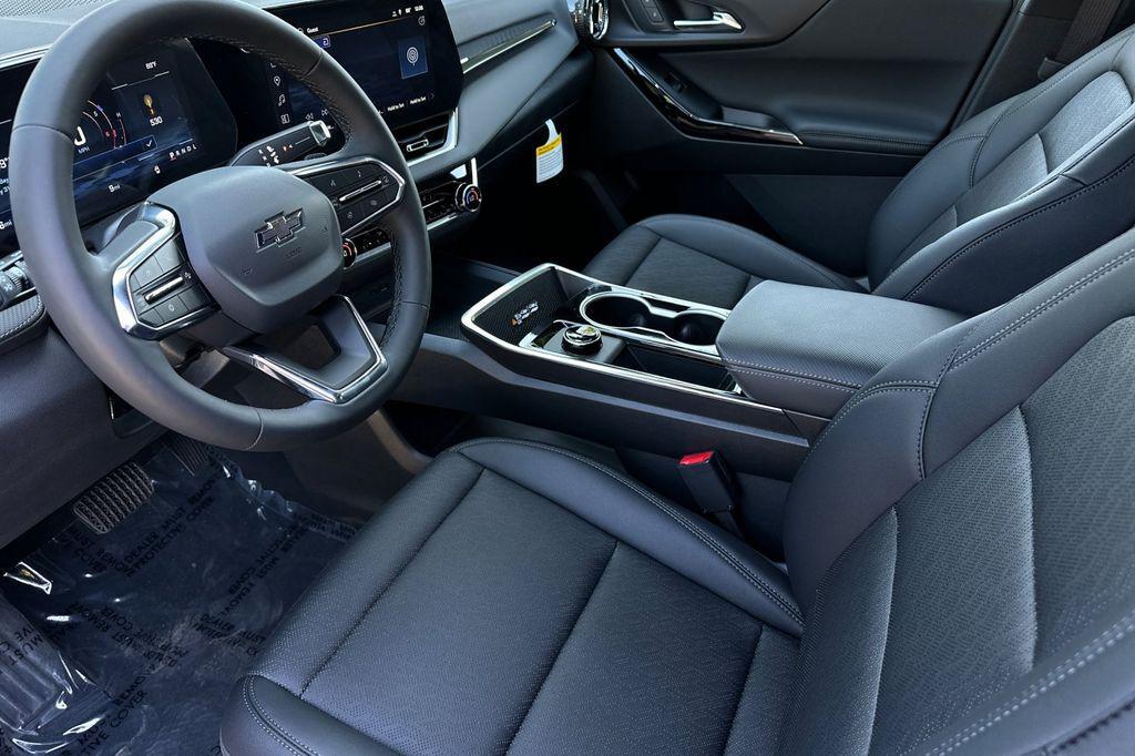 new 2026 Chevrolet Equinox car, priced at $33,585