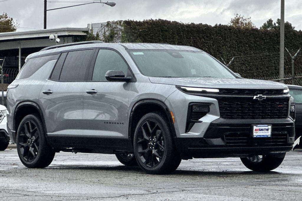 new 2026 Chevrolet Traverse car, priced at $59,220