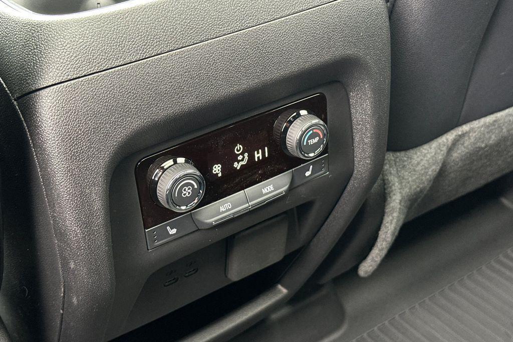 new 2026 Chevrolet Traverse car, priced at $59,220