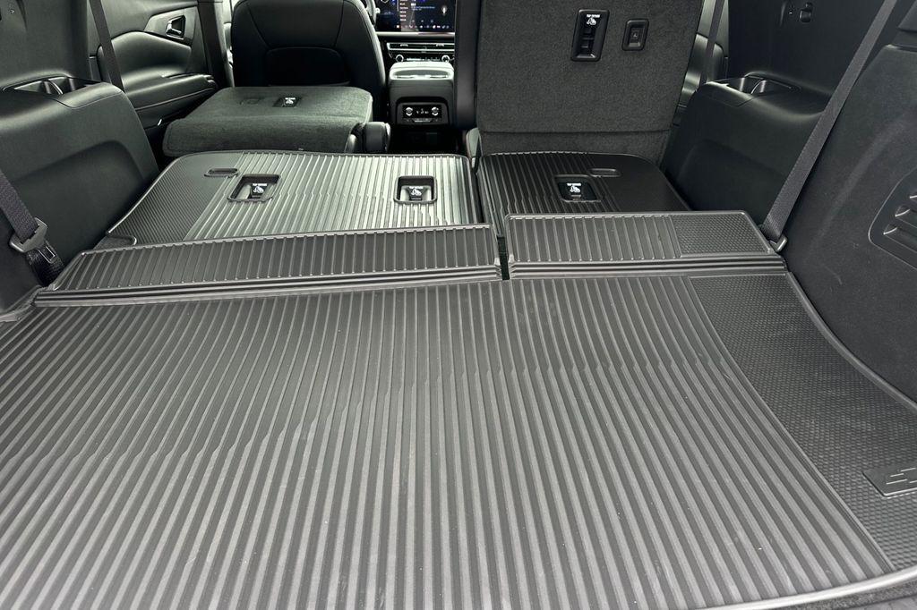 new 2026 Chevrolet Traverse car, priced at $59,220