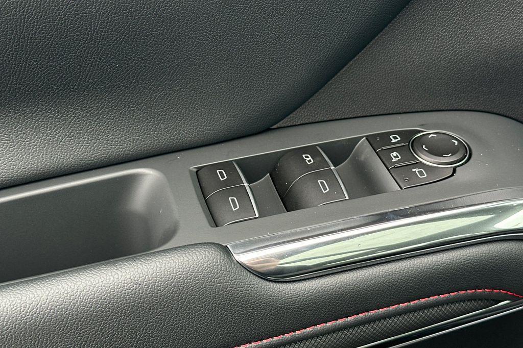 new 2026 Chevrolet Traverse car, priced at $59,220