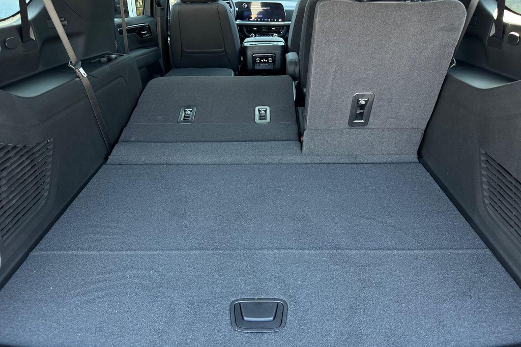 new 2025 Chevrolet Suburban car, priced at $89,610