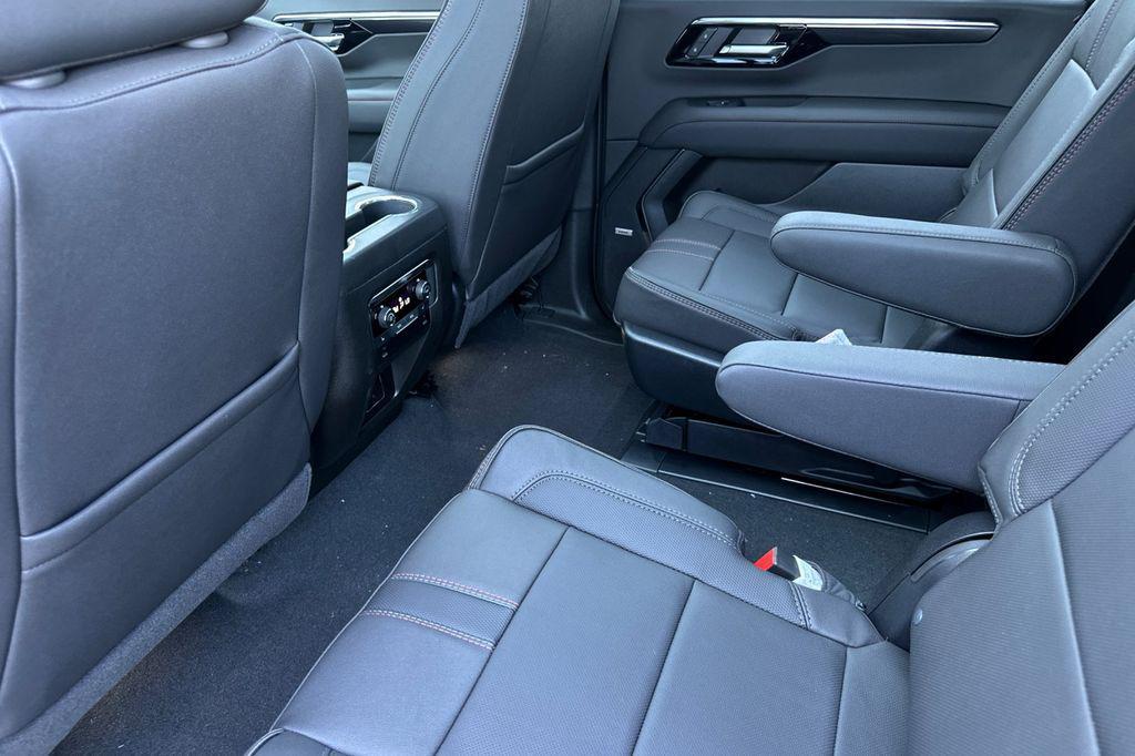 new 2025 Chevrolet Suburban car, priced at $89,610