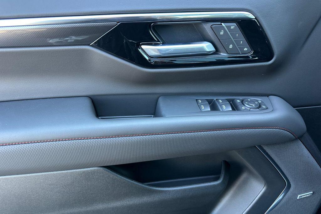 new 2025 Chevrolet Suburban car, priced at $89,610