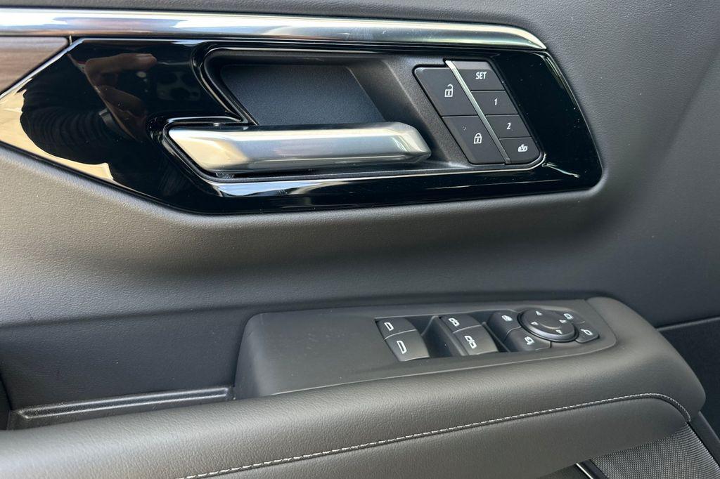 new 2025 Chevrolet Tahoe car, priced at $70,020