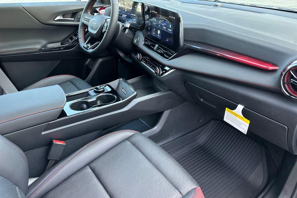 new 2026 Chevrolet Equinox car, priced at $39,110