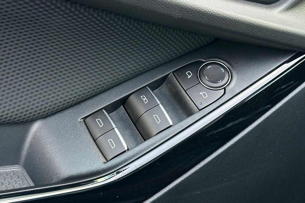 new 2026 Chevrolet Equinox car, priced at $39,110