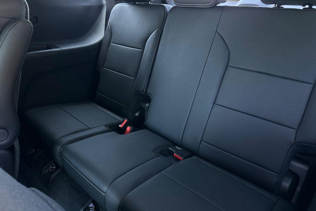 new 2026 Chevrolet Traverse car, priced at $44,140