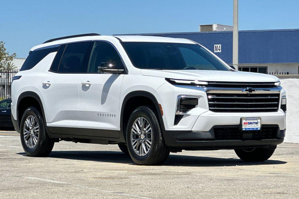 new 2026 Chevrolet Traverse car, priced at $44,140